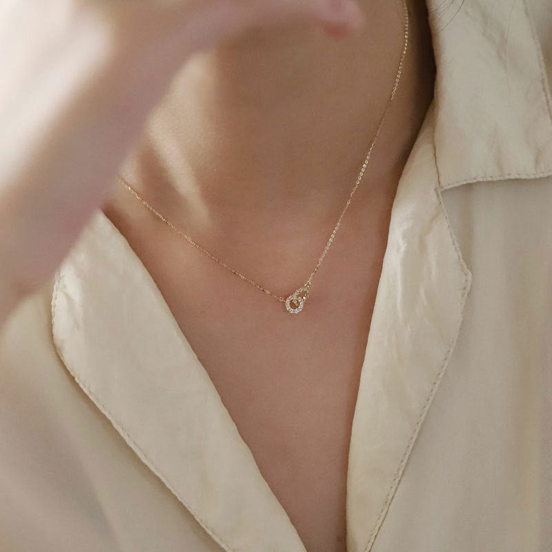 COLLAR ENLAZADO