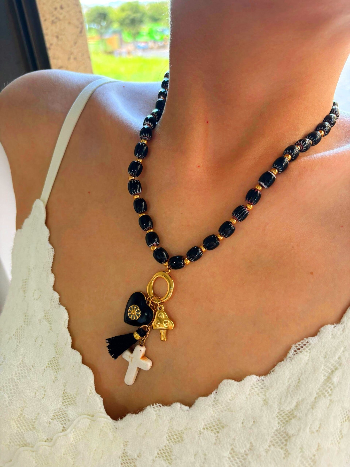 COLGANTE PERLA-NEGRA