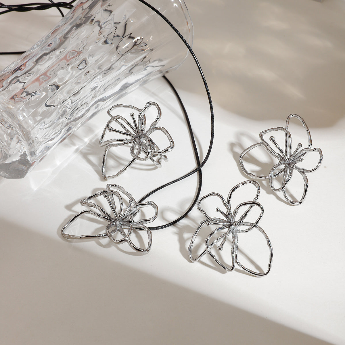 COLLAR & PENDIENTES FLOWER THREAD